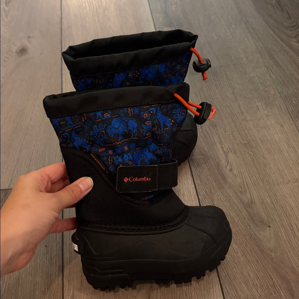 Columbia Kids' Black and Blue Patterned Boots
